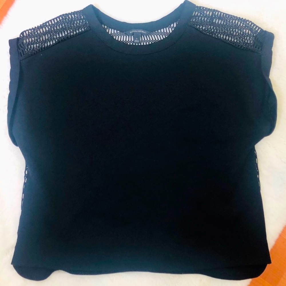 NWOT Banana Republic Black Mesh Back Cropped Shirt